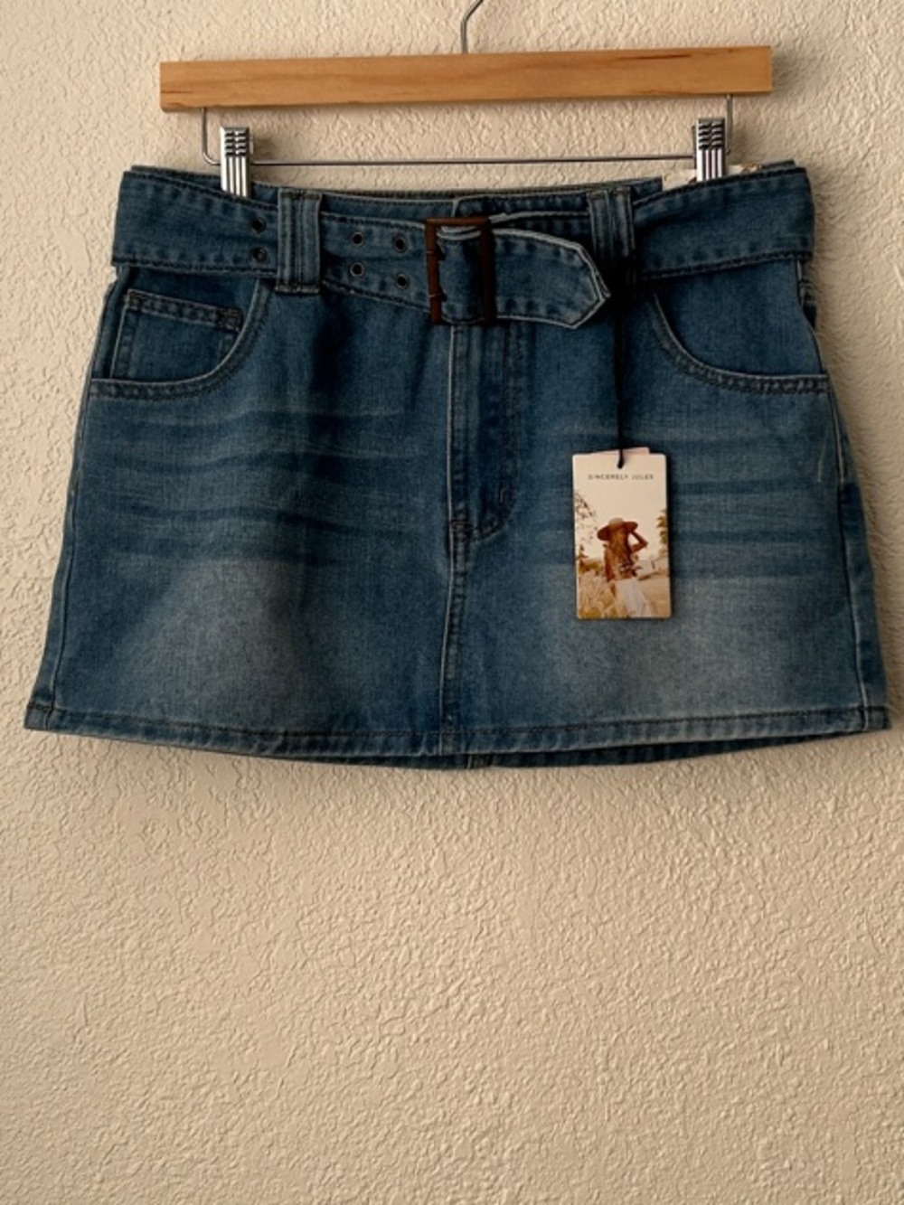 Sincerely Jules Size 11/30 blue denim belted micro skirt in a medium Wash